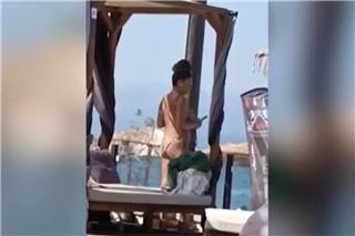 Η Έλενα Παπαρίζου με μαγιό που κόβει την ανάσα - δείτε πώς χαλάρωσε το καλοκαίρι