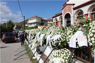 Παρασκευάς Αντζας: Σε κλίμα συγκίνησης η κηδεία - Συντετριμμένοι πρώην συμπαίκτες και φίλοι