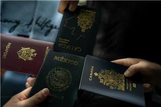 Οι ΗΠΑ «παγώνουν» την έκδοση βίζας για τους υπηκόους 75 χωρών