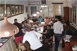 Χαμός σε Δημοτικό Συμβούλιο: «Γαβγίστε κι άλλο!» - Η καταγγελία της Προέδρου για σεξισμό