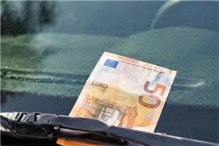 Το κόλπο με τα 50 ευρώ που αδειάζει αυτοκίνητα σε δευτερόλεπτα