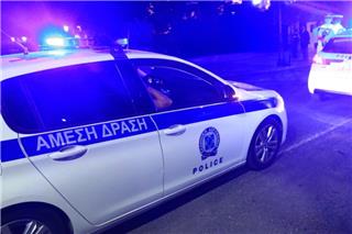 Ανδρας έξω από τη ΓΑΔΑ απειλεί ότι έχει εκρηκτικά