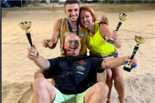 Η σπαρακτική ανάρτηση του πατέρα του 18χρονου στον Πύργο που έπεσε από το μπαλκόνι και σκοτώθηκε