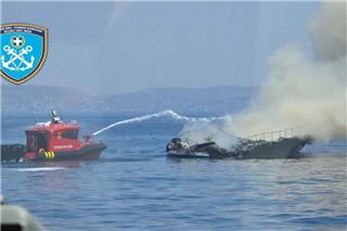 Ποιοι διασώθηκαν τελευταία στιγμή από το ταχύπλοο που τυλίχθηκε στις φλόγες ανοιχτά της Βουλιαγμένης