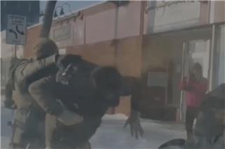 Μινεάπολη: Νέο βίντεο από τη στιγμή του θανάσιμου πυροβολισμού του Αλεξ Πρέτι