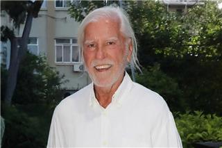 Πέθανε ο θρύλος της νυχτερινής διασκέδασης Λάκης Ραπτάκης: Ο άνθρωπος που άλλαξε το nightlife σε Αθήνα και Θεσσαλονίκη