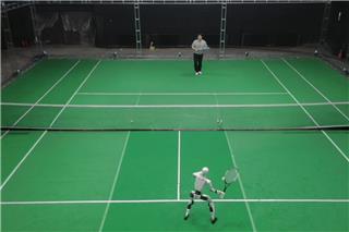 Ανθρωποειδές ρομπότ νέας γενιάς παίζει τένις με ακρίβεια 96%