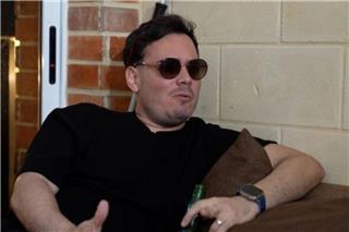 Ο influencer εγγονός του Φιντέλ Κάστρο προκαλεί με την χλιδάτη ζωή του και θέλει συμφωνία με τον Τραμπ για την Κούβα