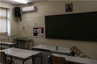 Σε διαθεσιμότητα η καθηγήτρια που φίμωσε μαθητή με χαρτοταινία - Εκκρεμούσαν κι άλλες καταγγελίες