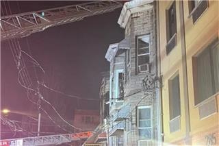 Νέα Υόρκη: 34χρονη πέθανε σε φωτιά που ξέσπασε σε πολυκατοικία – 4 άτομα πήδηξαν στο κενό