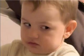 Το βίντεο που θα λατρέψεις: Η αντίδραση αγοριού όταν του φέρνουν σπίτι το νεογέννητο αδερφό του