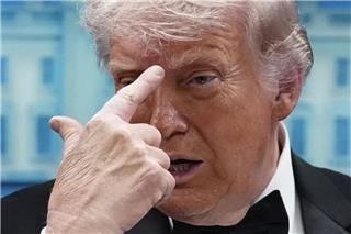 «Μισεί τους χριστιανούς, είχε γράψει αντιχριστιανικό μανιφέστο» - Νέες αποκαλύψεις Τραμπ