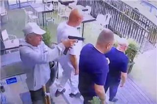 Σκληρό βίντεο: Η στιγμή που ο πιο επικίνδυνος εγκληματίας του Ισραήλ δολοφονείται εν ψυχρώ