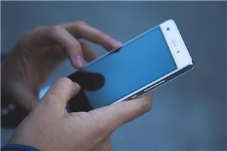 Επίδομα 70 ευρώ για smartphone: Ποιοι έχουν δικαίωμα να το λάβουν