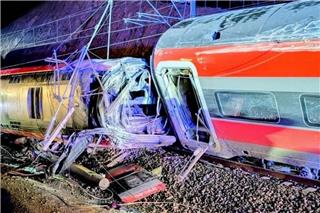 Ισπανία: Πρώτη έκθεση για τη σιδηροδρομική τραγωδία - Πώς εκτροχιάστηκαν τα τρένα