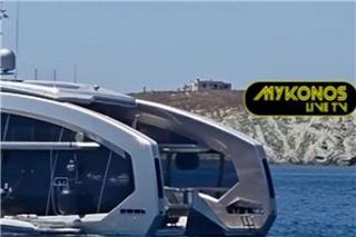 Στη Μύκονο το υπερπολυτελές καταμαράν των 46 εκατ. ευρώ που μαγνητίζει τα βλέμματα