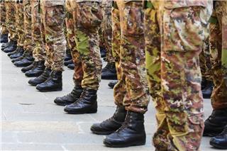 Τι θα περιλαμβάνει το αναβαθμισμένο συσσίτιο των φαντάρων: Θα λαμβάνουν ημερησίως έως και 3.200 θερμίδες