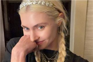 Από παιδί‑σταρ σε frontwoman ροκ μπάντας: Η ζωή της Taylor Momsen μετά το «Gossip Girl»