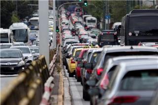 Πρόστιμα σε 800.000 ιδιοκτήτες οχημάτων για τα τέλη κυκλοφορίας