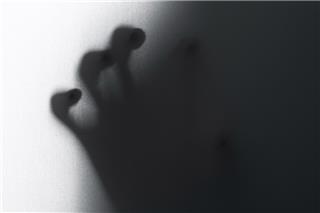 Θρίλερ στου Ζωγράφου: Βρέθηκαν δύο νεκρές γυναίκες σε διαμέρισμα, εξετάζεται ο ένοικος