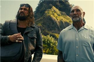 O Μομόα και o Μπατίστα ενώνουν τις δυνάμεις τους σε μια περιπέτεια με φόντο τη Χαβάη