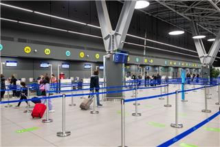 Θεσσαλονίκη: Μεθυσμένος Αγγλος επιτέθηκε σε επιβάτες και πλήρωμα πτήσης, αναγκαστική προσγείωση στο «Μακεδονία»