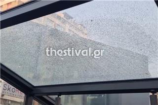 Θεσσαλονίκη: Ράγισε τζαμαρία στο Μετρό στον σταθμό Βενιζέλου - Βίντεο