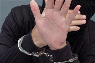 Ιταλία: Χειροπέδες σε 17χρονο - Σχεδίαζε να αιματοκυλίσει σχολείο