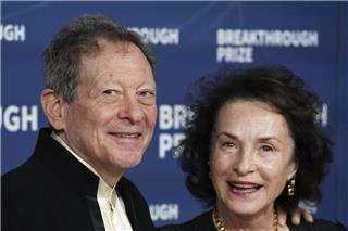 Παραιτήθηκε ο πρόεδρος των ξενοδοχείων Hyatt μετά τις αποκαλύψεις για επαφές με τον Επστάιν