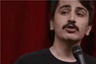 Τουρκία: Συλλήψη του γνωστού stand-up κωμικού Ντενίζ Γκοκτάς με κατηγορία προσβολής του Ισλάμ