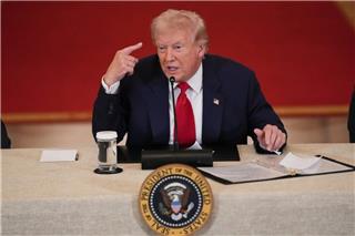 Ντόναλντ Τραμπ: Αν ο επόμενος ηγέτης του Ιράν δεν πάρει τη δική μας έγκριση, δεν θα κρατήσει πολύ