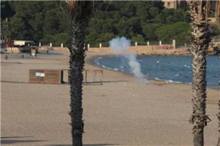 Τραγικός θάνατος αστέγου: Τον χτύπησε όχημα καθαρισμού παραλίας ενώ κοιμόταν στην άμμο