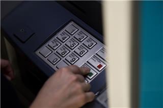 Χωρίς τράπεζες για 2 ημέρες - Πότε και πώς θα κάνουμε τις συναλλαγές μας