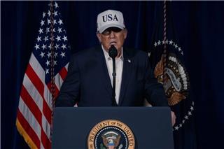 Τραμπ σε 8λεπτο διάγγελμα: «Θα ισοπεδώσουμε τη βιομηχανία πυραύλων του Ιράν»