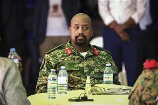 Ο αρχηγός του στρατού της Ουγκάντας ισχυρίζεται ότι είναι 14% Έλληνας και συγγενής του Μεγάλου Αλεξάνδρου