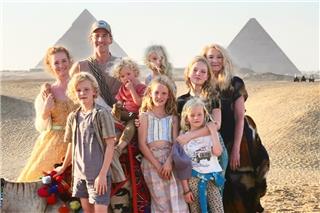 Μαζεύουν χρήματα για τη χήρα του Τζέιμς Βαν Ντερ Μπικ και τα έξι παιδιά τους μετά τον θάνατό του