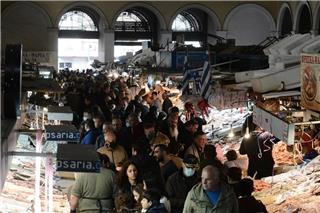 Καθαρά Δευτέρα 2026: Τι ισχύει για σούπερ μάρκετ και εμπορικά καταστήματα