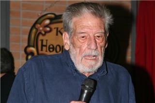 Γιάννης Βόγλης: Στα σκουπίδια βραβεία και κειμήλια του ηθοποιού