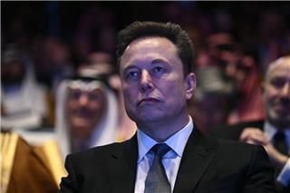 Πλουσιότερος άνθρωπος του κόσμου για άλλη μια χρονιά ο Μασκ – Στα 839 δισ. δολ. η περιουσία του!