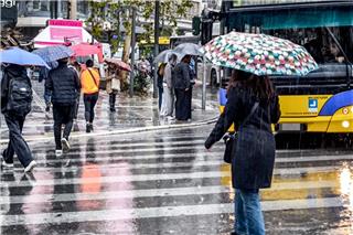 Κακοκαιρία με πιθανή «γραμμή λαίλαπας» προβλέπει ο Καλλιάνος
