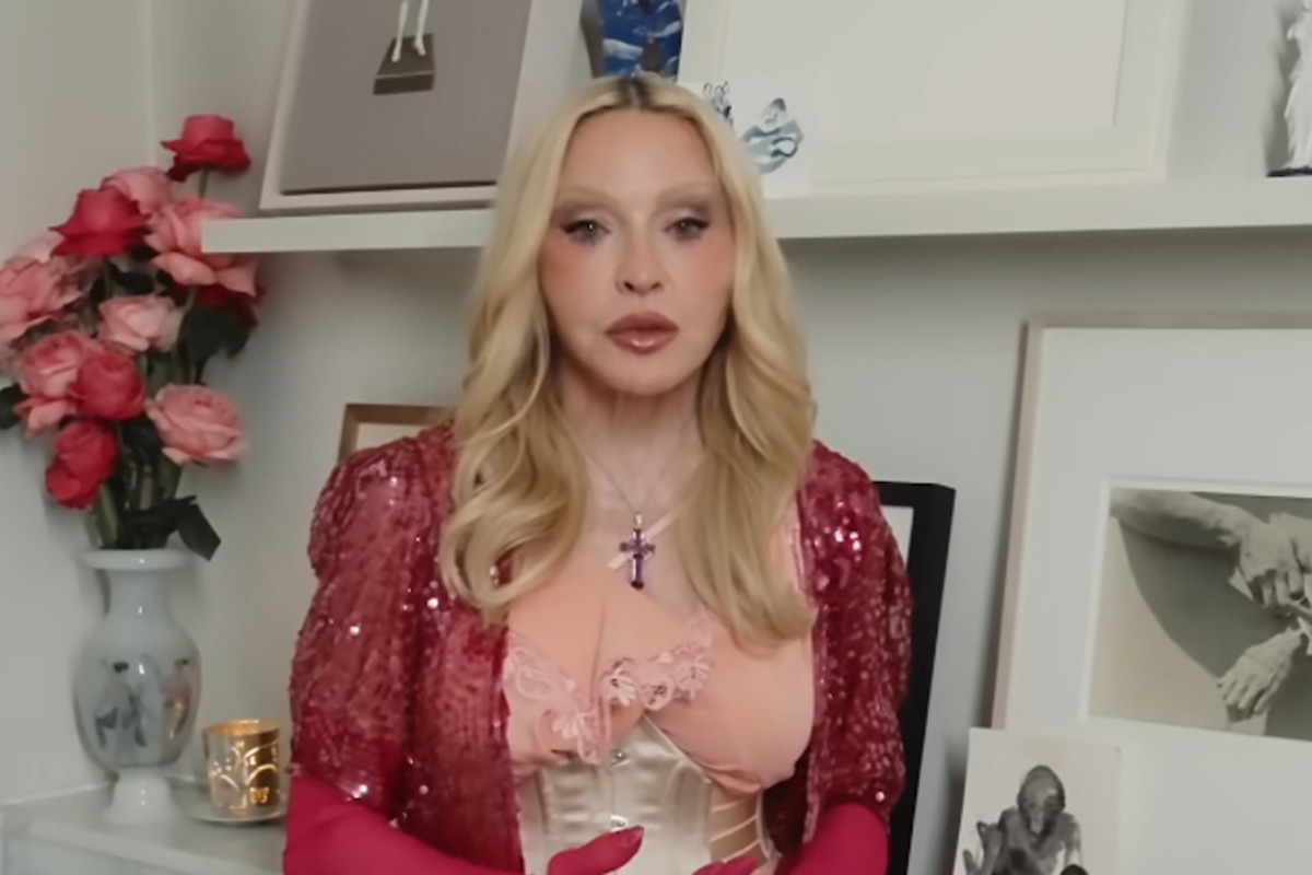 Η Madonna άνοιξε το σπίτι της στο Λονδίνο και αποκάλυψε τα πιο προσωπικά της κειμήλια