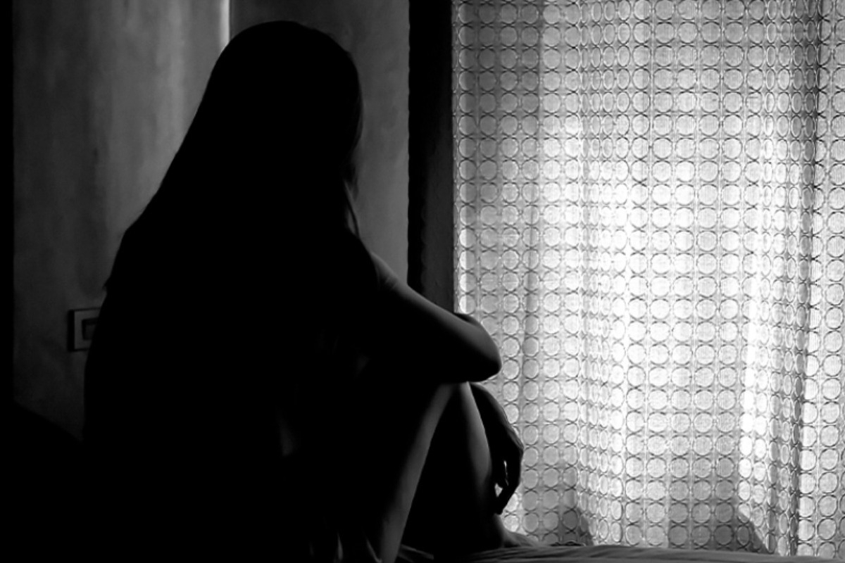 16χρονη επιχείρησε να το σκάσει ξυπόλητη για να ξεφύγει από τον 30χρονο σύζυγό της στο Βόλο
