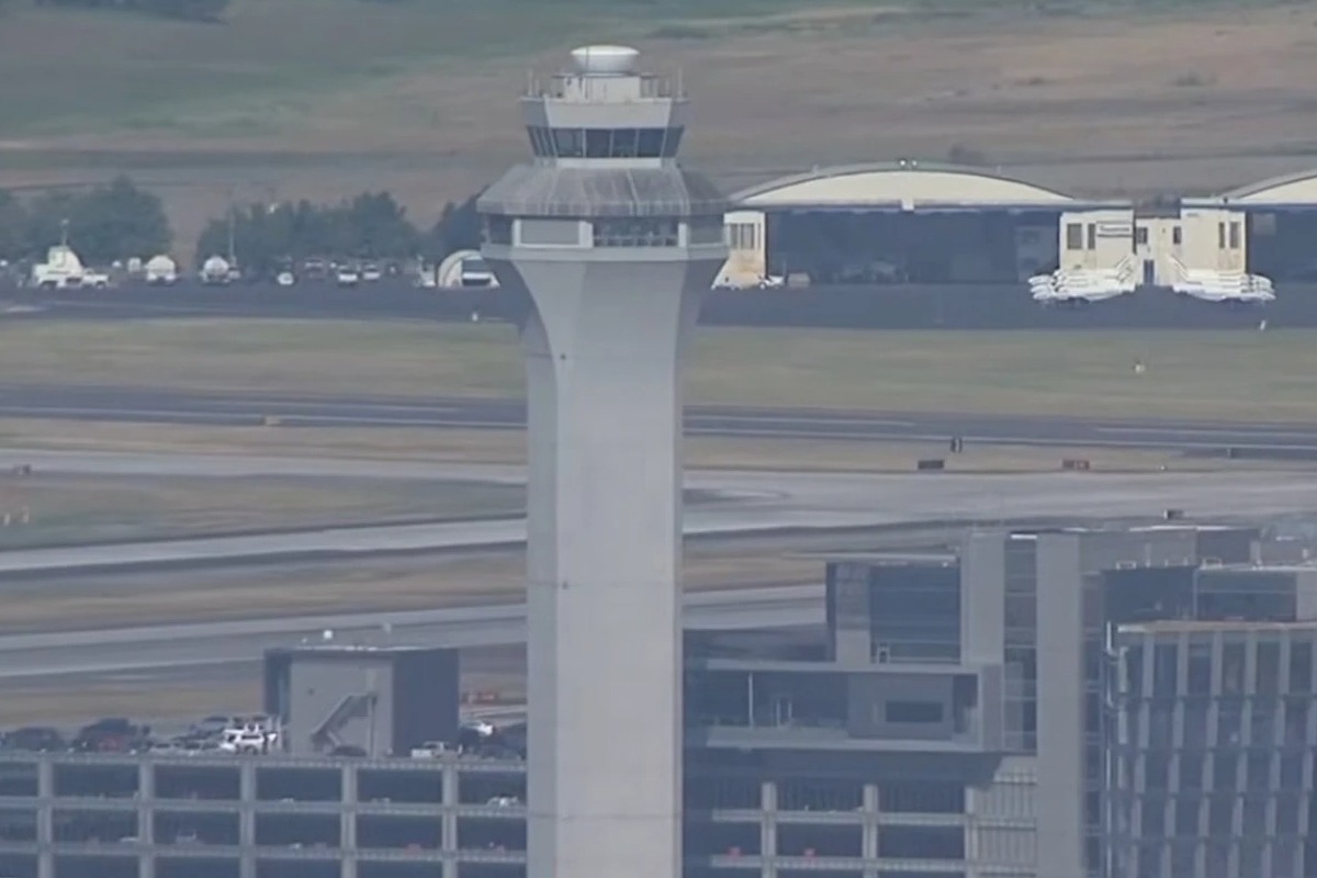 Απίστευτες στιγμές σε πτήση: Γέννησε 30 λεπτά πριν την προσγείωση – «Η μαμά ήταν ροκ σταρ»