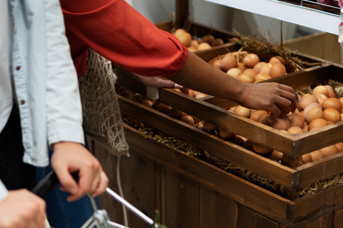 Τούρκοι γεμίζουν λεωφορεία και έρχονται στην Ελλάδα για να αγοράσουν βασικά είδη διατροφής