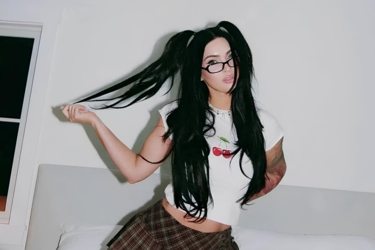 Μέγκαν Φοξ: Μετά το μπλοκ στον Μασίν Γκαν Κέλι δημοσίευσε καυτές φωτογραφίες