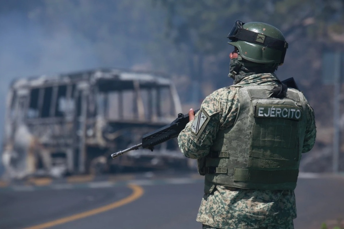 Στις φλόγες το Μεξικό μετά τον θάνατο του βαρώνου ναρκωτικών «Ελ Μέντσο» – Επιθέσεις και χάος σε πολλές πολιτείες