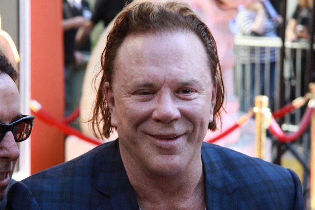 Αγνώριστος και αντιμέτωπος με έξωση ο Μίκι Ρουρκ, χρωστάει 60.000 δολάρια