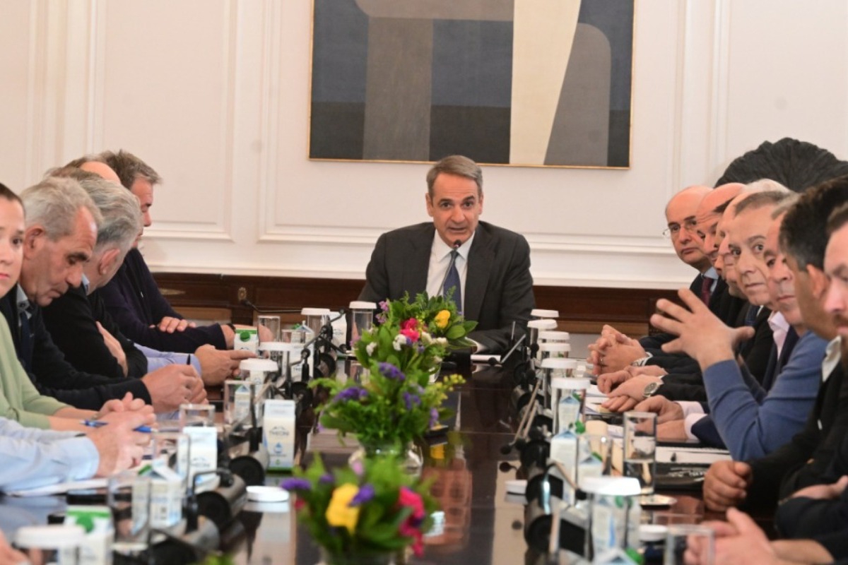 Σε εξέλιξη η συνάντηση του πρωθυπουργού με τους αγρότες στο Μέγαρο Μαξίμου