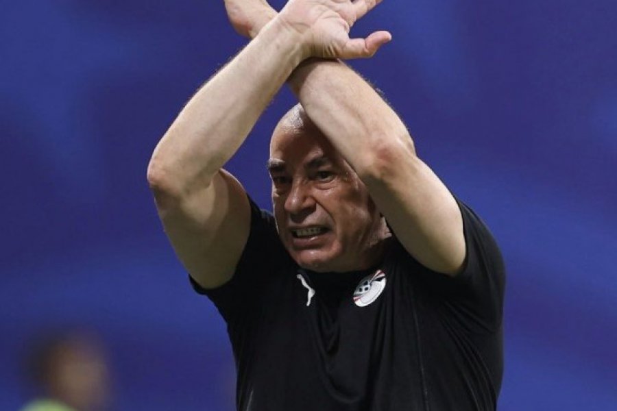 Μουντιάλ 2026: Τι σημαίνει η χειρονομία «Χ» που έκανε ο προπονητής της Αιγύπτου