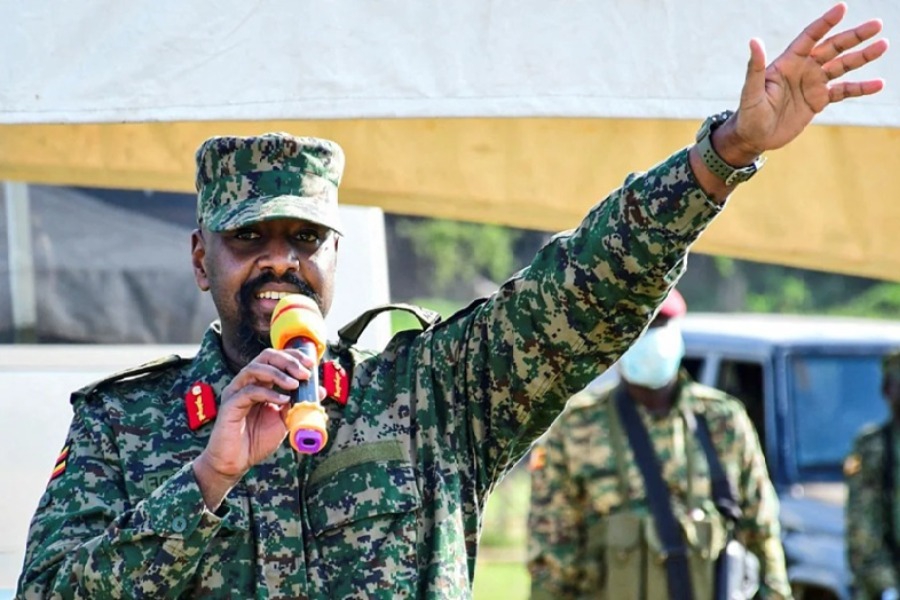 Ο αρχηγός του στρατού της Ουγκάντα έκανε τεστ DNA: «Είμαι κατά 14% Έλληνας!»